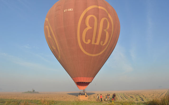 Balloons-over-Bagan